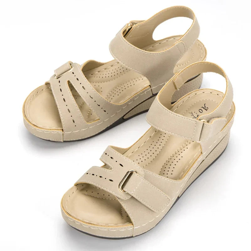 Sandales compensées GraceStep, design élégant pour femme, en cuir synthétique, parfaites pour toute occasion.