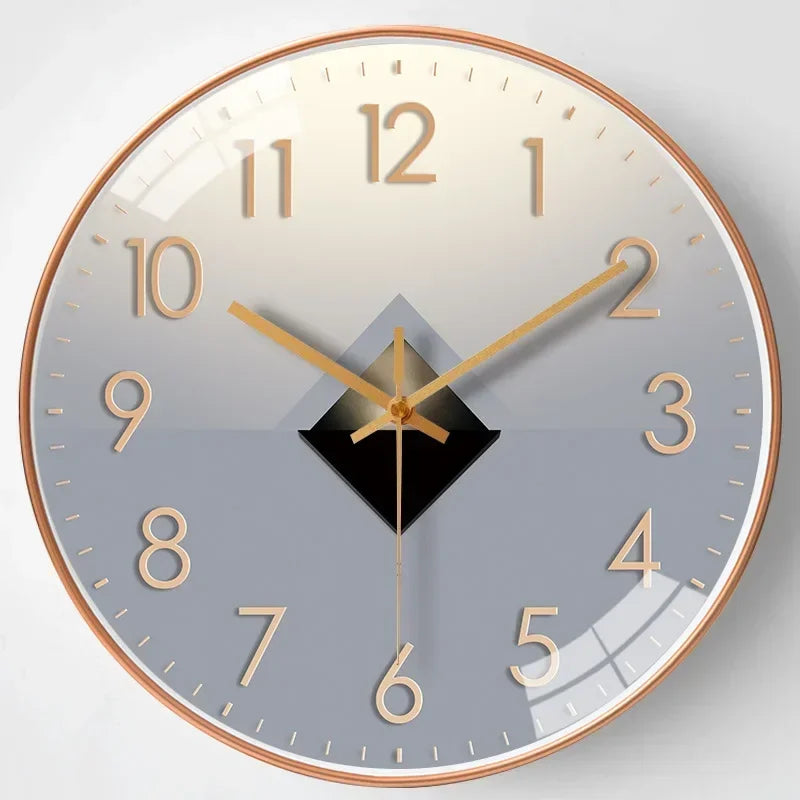 Horloge murale ronde moderne, grands chiffres pour une lecture facile, design élégant pour tout intérieur.