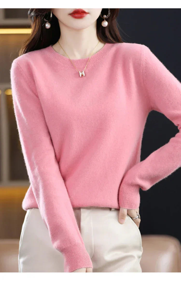 Élégant pull femme en maille douce, idéal pour les journées froides d'automne. Confortable, chaud.