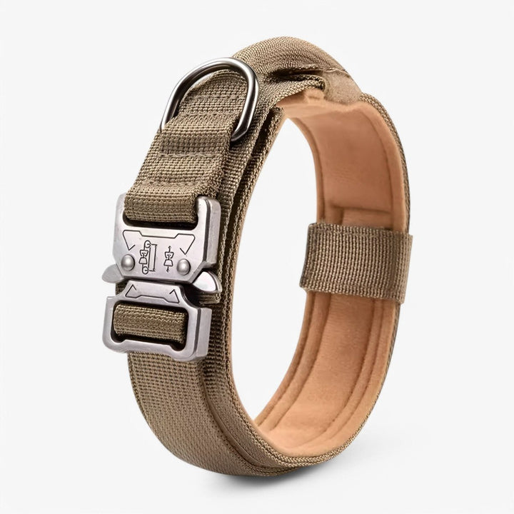 Collier ajustable TACTICALK9 en nylon résistant pour chien, idéal pour un contrôle accru et un confort optimal.