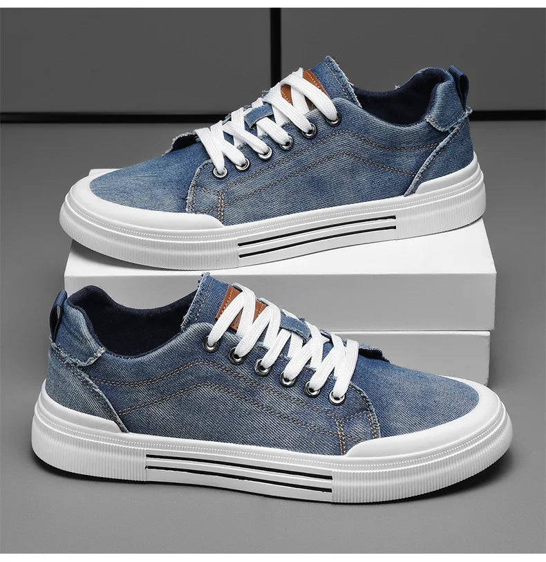 Chaussures basses hommes, modèle bleu marine, confort ultime pour un style décontracté et souple.