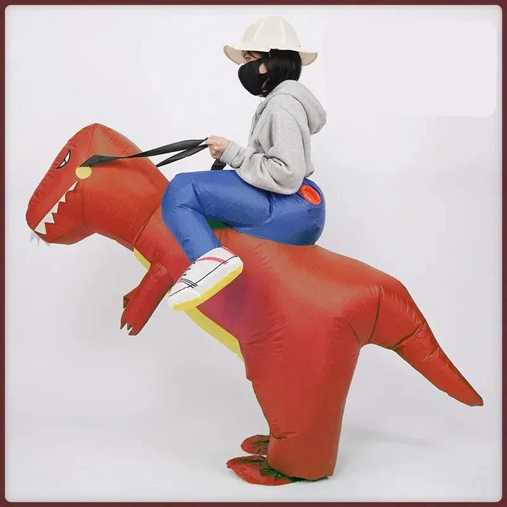 Costume dinosaure gonflable en polyester, léger et aéré pour un confort optimal en toute saison.