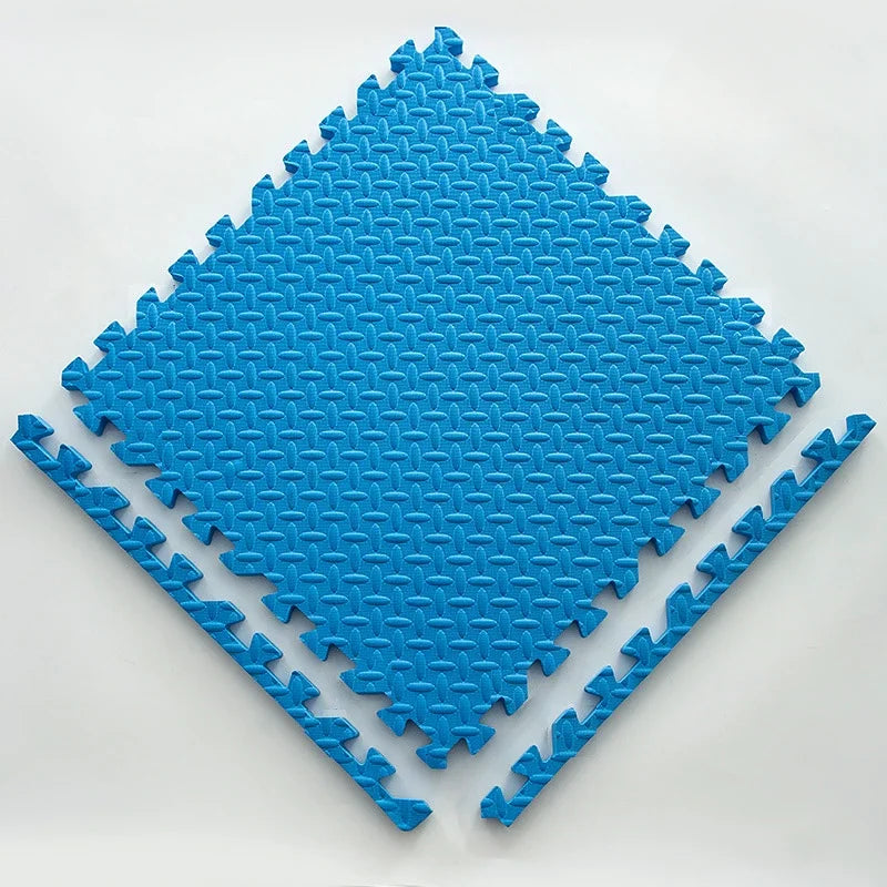 Cadeau parfait pour bébé : tapis de jeu épais, sécurisé, pour développement et plaisir des sens.