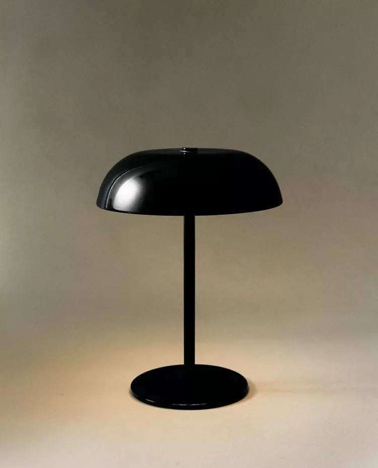 Lampe champignon LED portable, rechargeable et sans fil. Parfaite pour ambiance lumineuse partout.