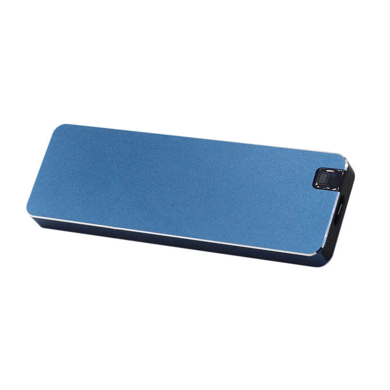 Plusieurs SSD portables robustes et rapides, solutions de stockage externe pour la sauvegarde de grandes quantités de données.