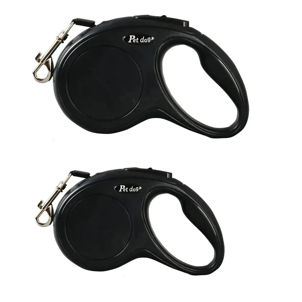 Laisse rétractable noire et robuste pour chien, permet à votre compagnon d'explorer en toute sécurité.