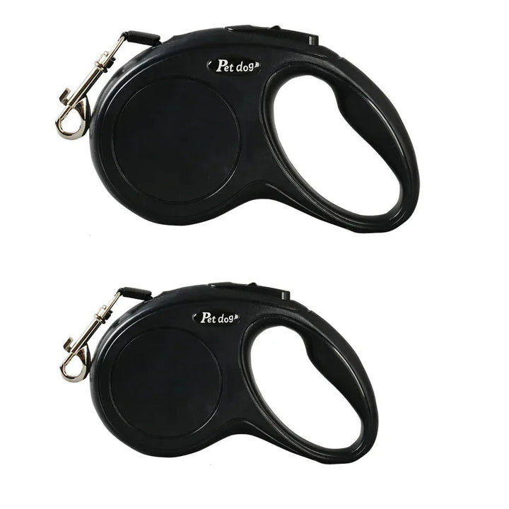 Laisse rétractable noire et robuste pour chien, permet à votre compagnon d'explorer en toute sécurité.