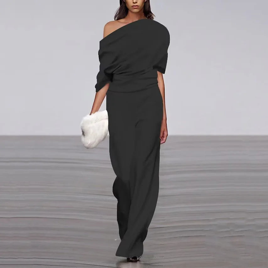 Tailleur combinaison femme élégant décolleté, parfait pour le printemps, look chic et confortable mode femme.