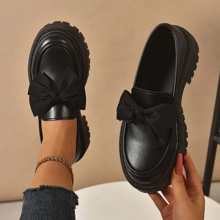 Garisa: Chaussures femmes, plateforme tendance. Nœud papillon élégant et très confortable.