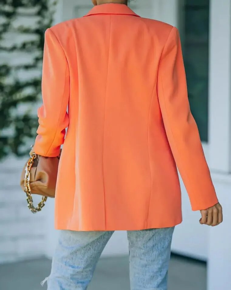 Veste blazer femme Emilia chic et polyvalente. Parfaite pour style décontracté ou tenue printemps. Mode féminine confortable.