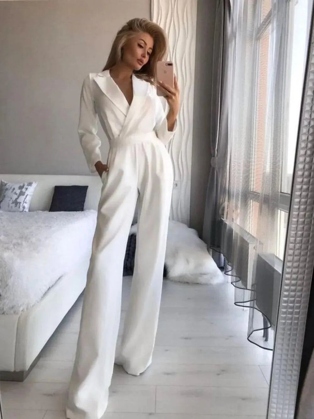 Tenue chic : combinaison élégante femme à manches longues, coupe moderne, confortable pour un style sophistiqué.
