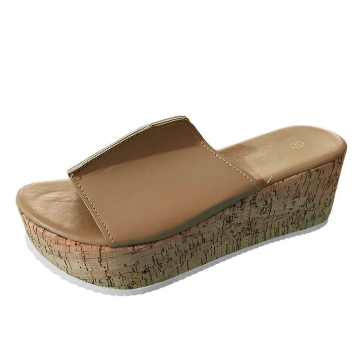 Sandales compensées femme polyvalentes, élégantes et très confortables, idéales pour l'été et le quotidien.