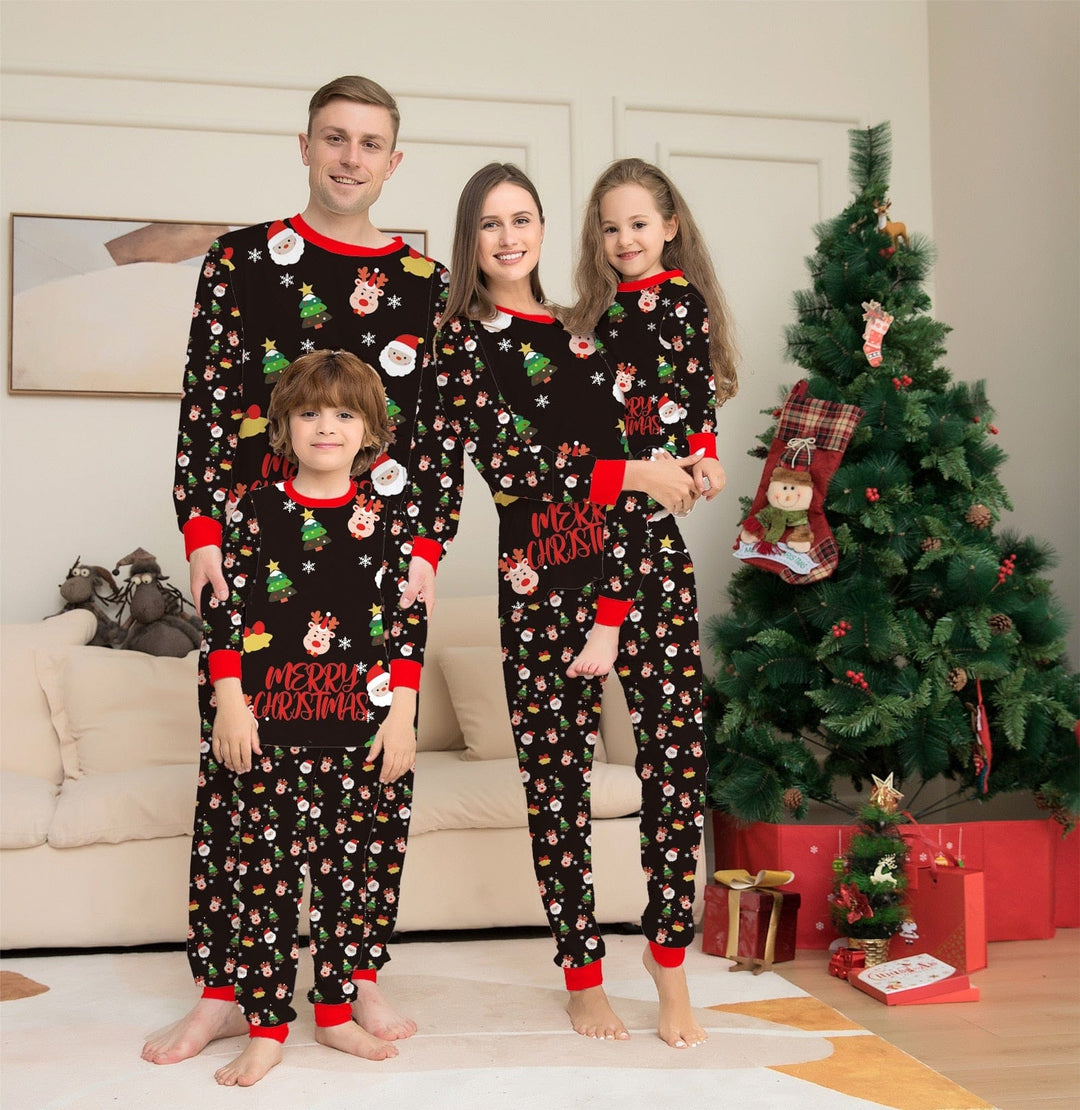Pyjama famille Noël assorti. Motifs festifs. Idéal pour photos de groupe et confort hivernal garanti.