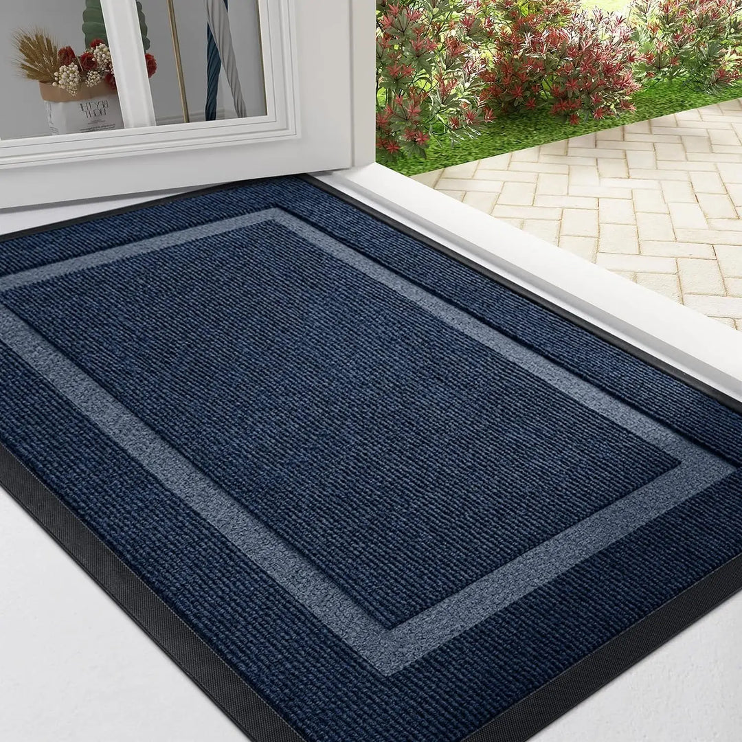 Tapis de porte en caoutchouc, robuste et antidérapant. Design simple, s'intègre à tout décor intérieur/extérieur.