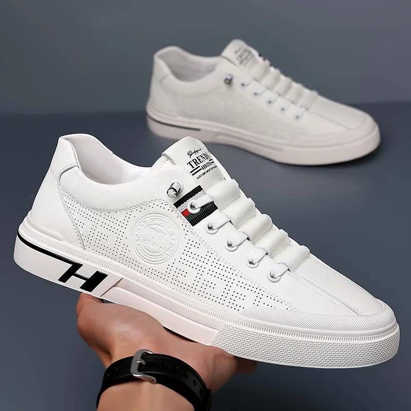 Photo de chaussures casual élégantes pour hommes, parfaites pour le confort au quotidien et le style.