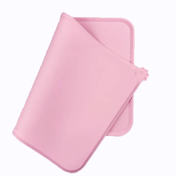 Grand tapis repas pour gamelles de chien et chat, en silicone facile à nettoyer, protection sol efficace.