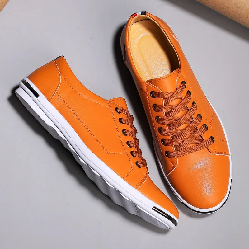 Vue arrière des chaussures basses Isidro homme, semelle antidérapante pour un usage quotidien.
