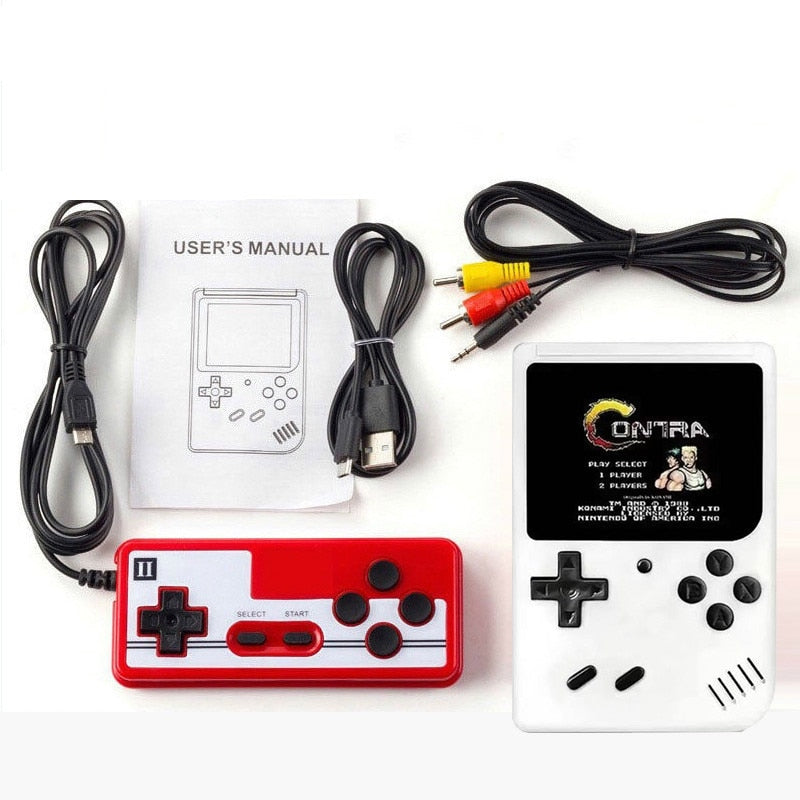 Vaste collection de 800 jeux classiques sur cette console rétro portable. Des heures de divertissement sur TV assurées.