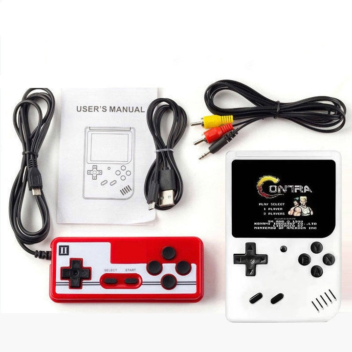 Vaste collection de 800 jeux classiques sur cette console rétro portable. Des heures de divertissement sur TV assurées.