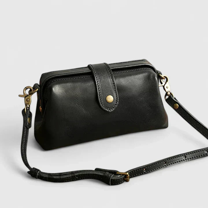 Sac bandoulière femme en similicuir, accessoire de mode polyvalent, style décontracté chic.