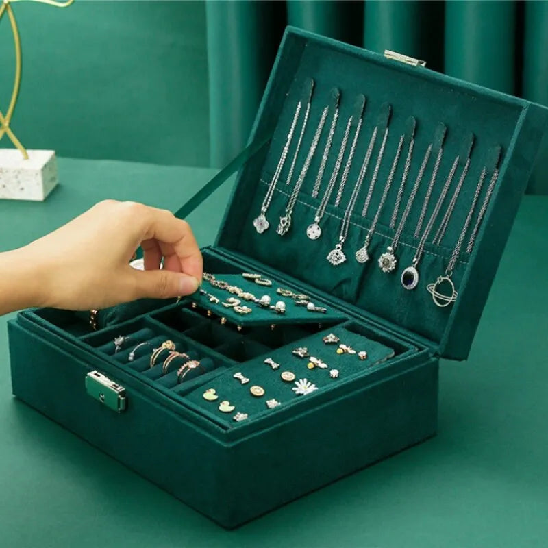 Rangement bijoux sécurisé en velours doux, boîte élégante avec serrure pour protéger vos trésors.