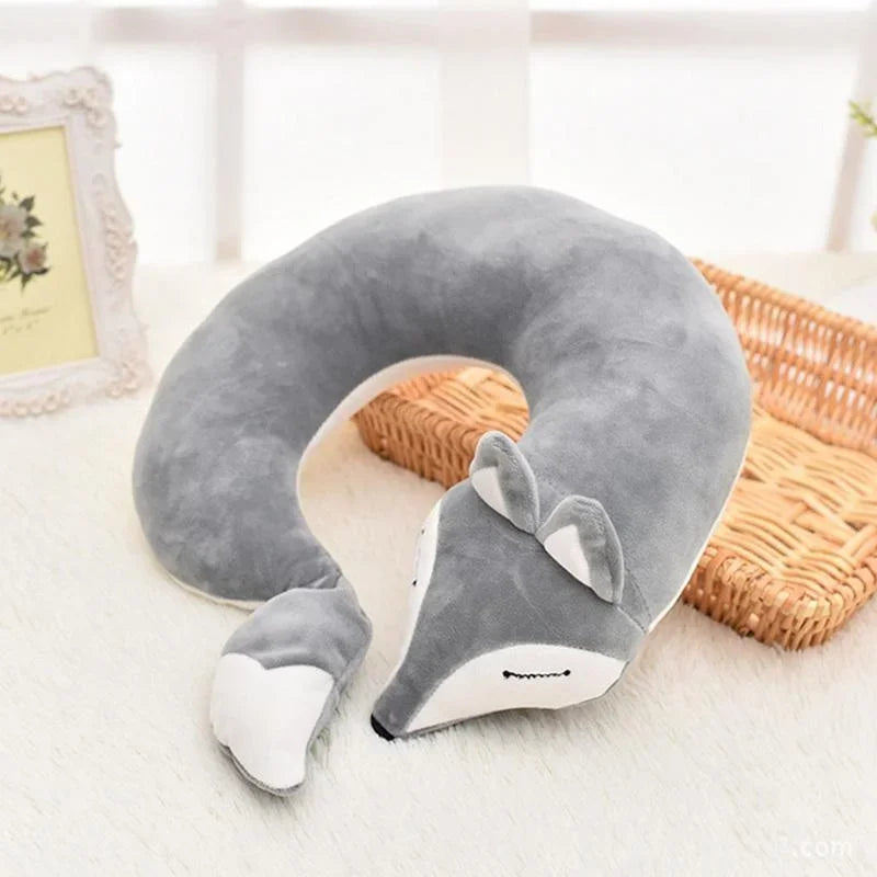 Coussin de cou ergonomique renard : l'oreiller de voyage stylé et confortable, parfait pour enfants et adultes.