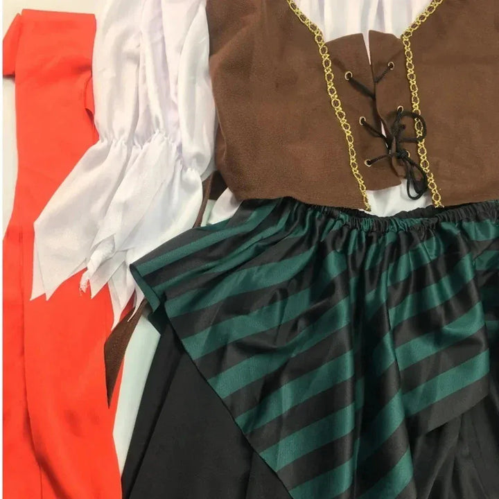 Costume pirate détaillé homme/femme, parfait pour une fête déguisée, cosplay ou carnaval.