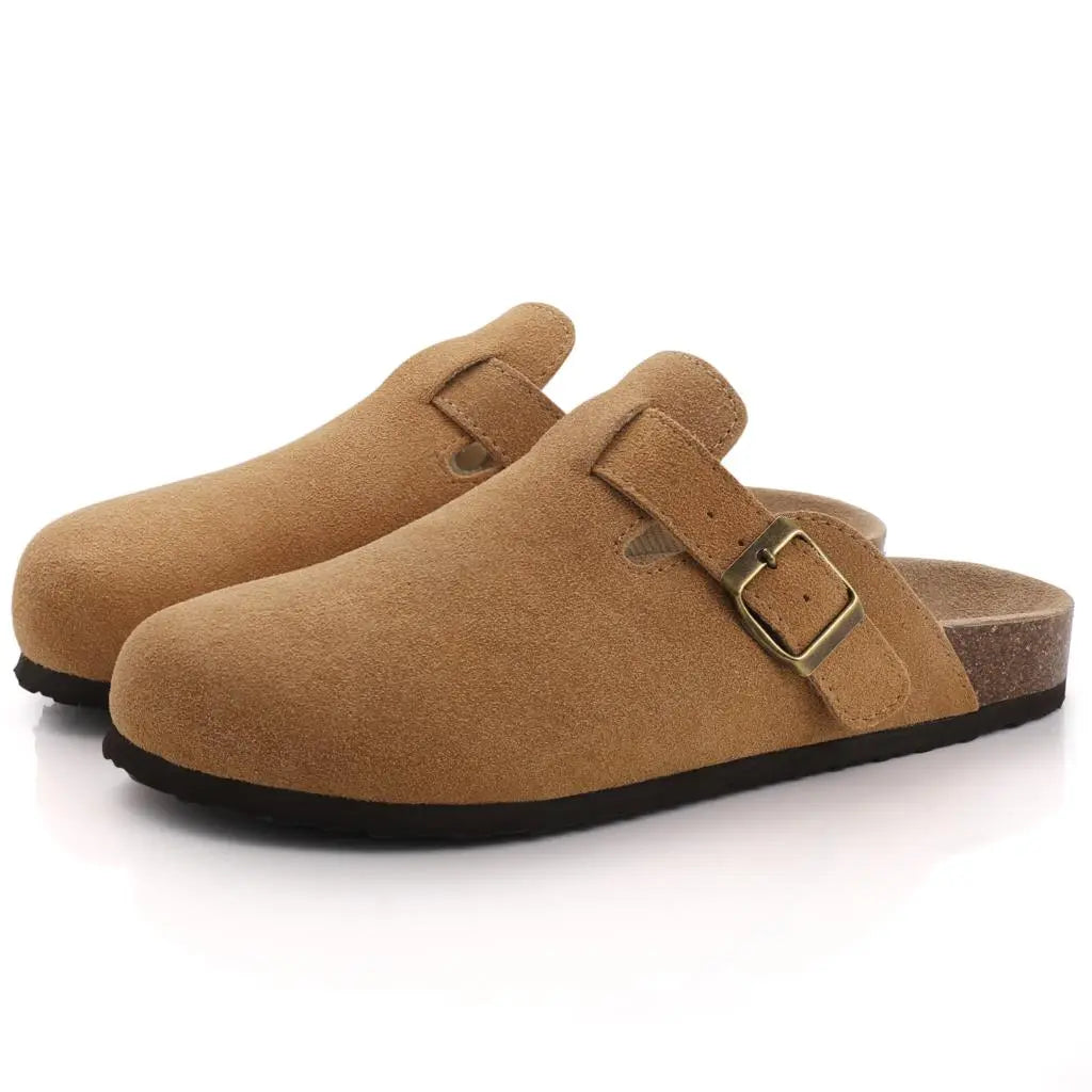 Pantoufles décontractées en daim véritable, semelle liège, parfaites pour un style cocooning.