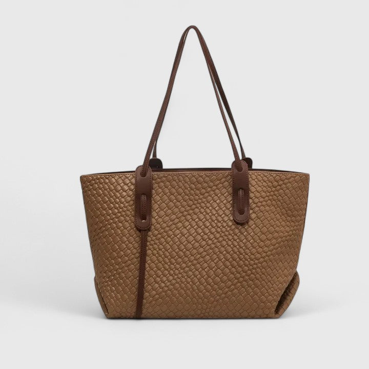 Accessoire de mode: Sac à main fourre-tout tressé pour femme, design polyvalent et raffiné.