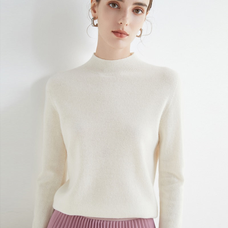 Vêtement féminin: pull PARIS en cachemire ultra doux, manches longues, style élégant et polyvalent essentiel.