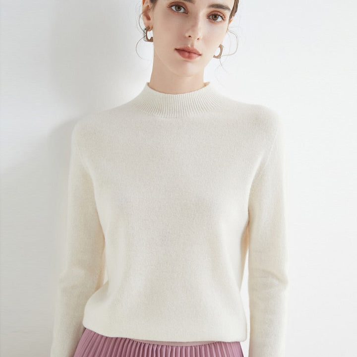 Vêtement féminin: pull PARIS en cachemire ultra doux, manches longues, style élégant et polyvalent essentiel.