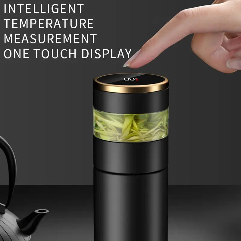 Bouteille isotherme réutilisable avec filtre à thé, écran LED température, parfaite pour sport ou bureau, écologique.