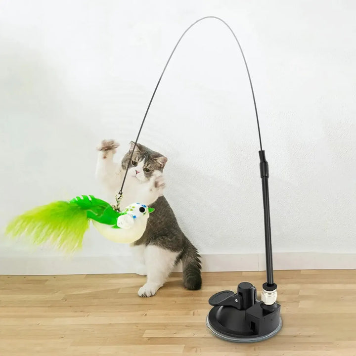 Jouet interactif pour chat avec plume naturelle et ventouse puissante, stimulant l'instinct de chasse.