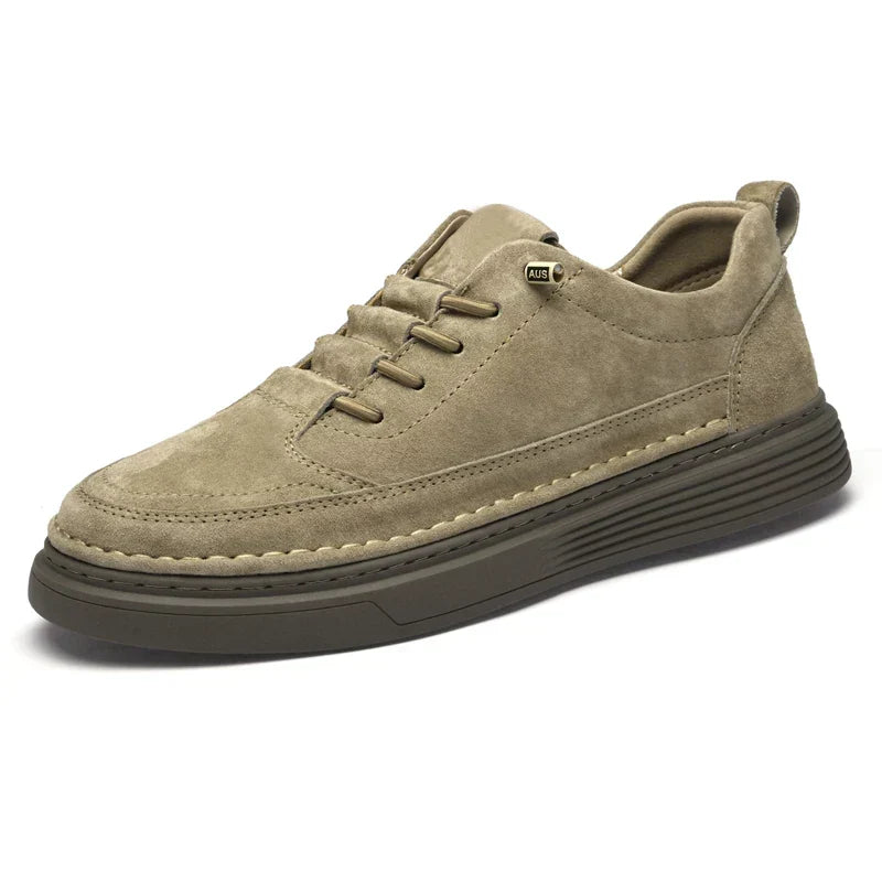 Détail du talon des baskets urbaines hommes, offrant un excellent amorti et stabilité.