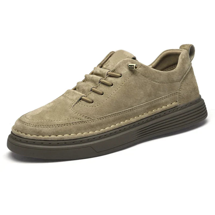 Détail du talon des baskets urbaines hommes, offrant un excellent amorti et stabilité.