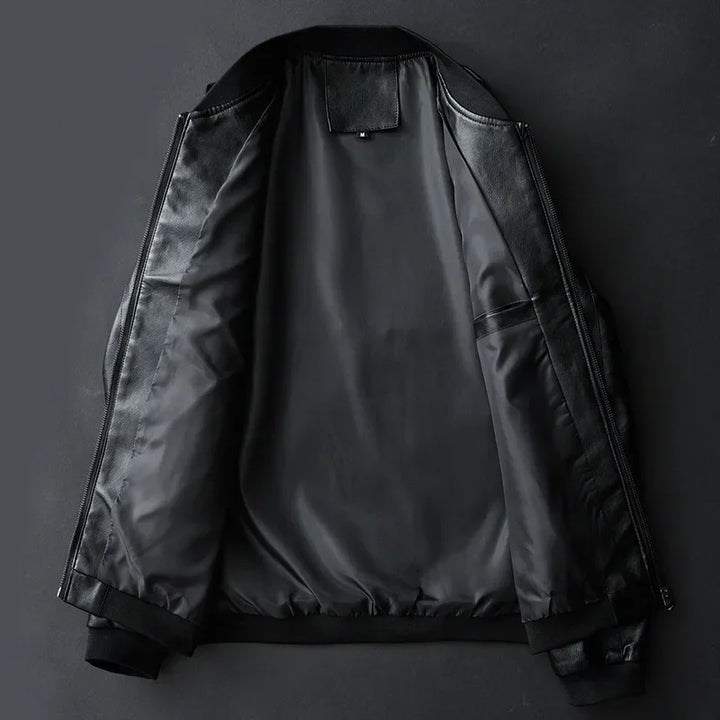 Veste blouson aviateur homme moderne, parfaite pour un look urbain décontracté et élégant. Mode masculine.