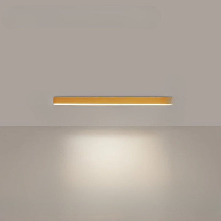 Éclairage LED intérieur, contemporain et discret. Ce plafonnier design s'adapte partout.