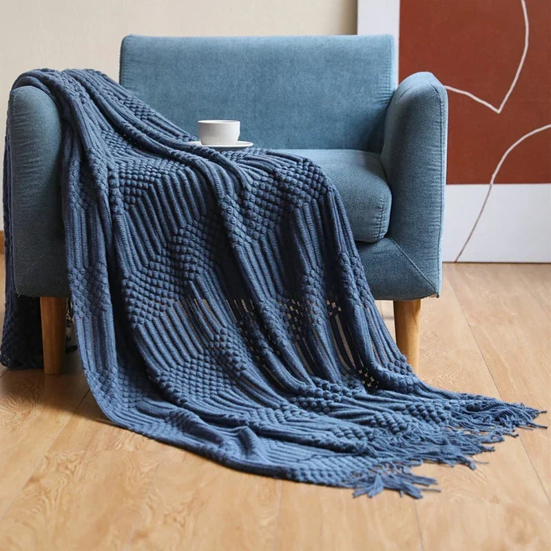 Couverture de lit tricotée, style bohème, couleur naturelle, pour une chambre paisible et élégante.