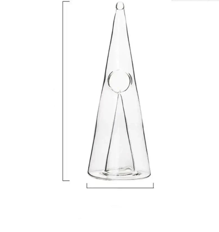 Accessoire sommelier: carafe à vin pyramide en verre, décanteur aérateur pour une dégustation pro.