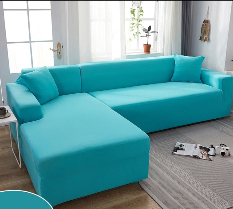 Rénovez votre canapé avec cette housse élastique facile d'entretien, idéale pour une décoration moderne.