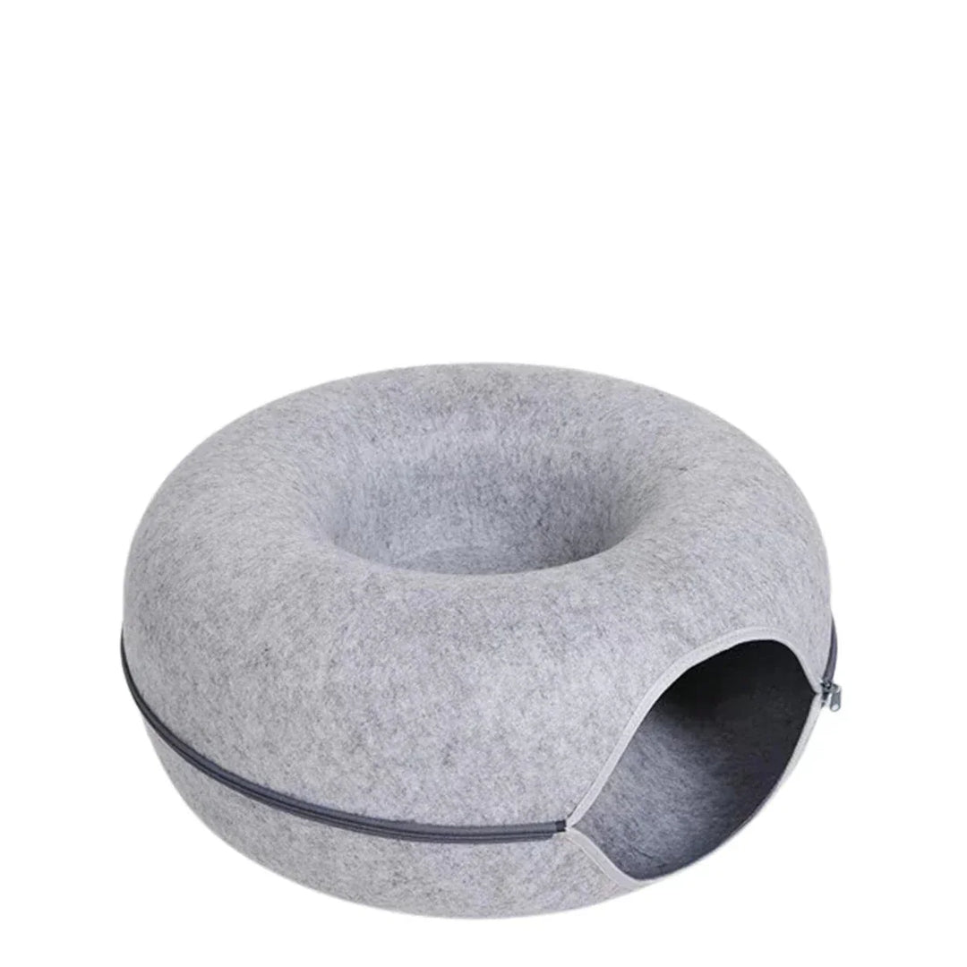 Nid tunnel chat en feutre gris, lit et jouet combinés pour un confort optimal et des heures de jeu du chat.