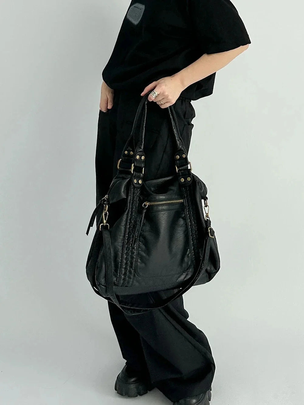 Sac épaule femme vintage élégant, grand sac hobo synthétique pour les cours, très fonctionnel.