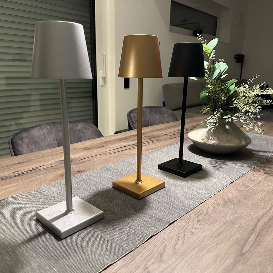 Lampe de table scandinave moderne, sans fil, avec éclairage LED doux, parfaite pour tout espace intérieur.