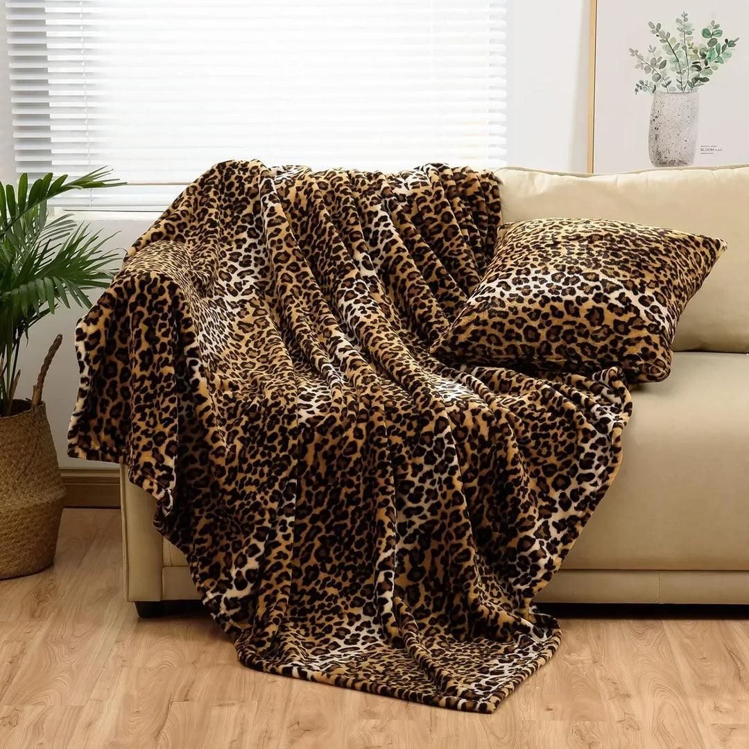 Couverture polaire léopard ultra douce en flanelle pour un confort chaud et élégant dans le salon ou la chambre.