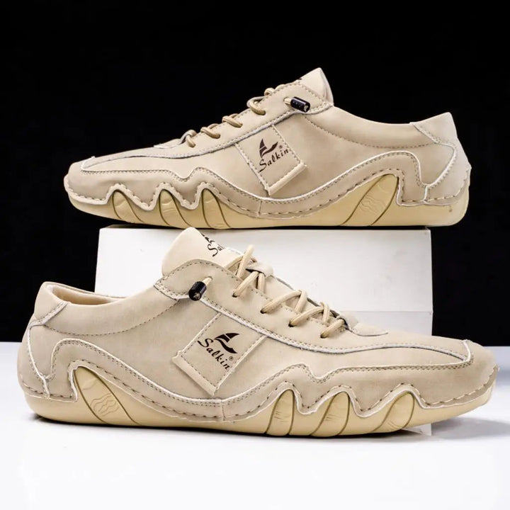 Chaussures confortables hommes orthopédiques avec un design élégant et un soutien durable pour le quotidien.
