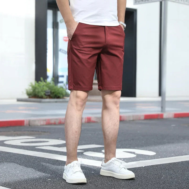 Short homme à porter tout l'été, coupe droite, décontracté et chic pour un confort maximal.