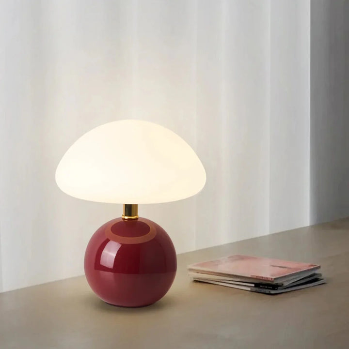 Lampe de chevet LED design SereneGlow, éclairage doux, lumière ambiante pour détente et décoration chambre.