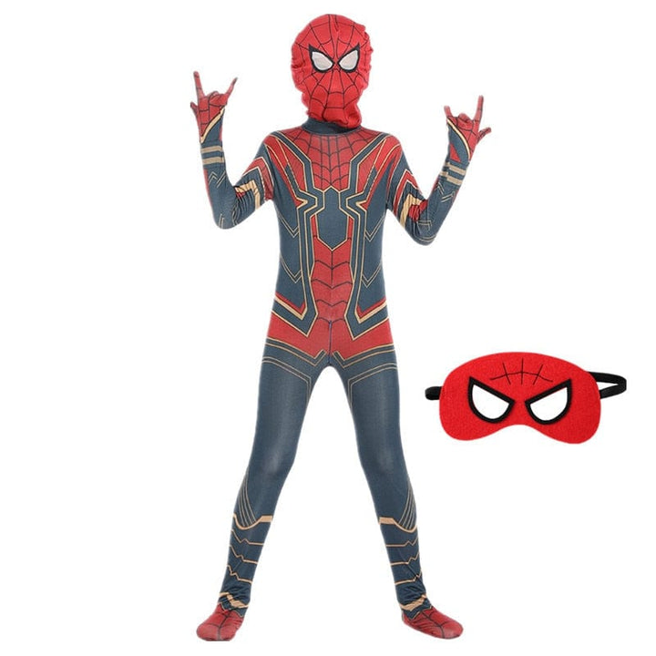 Jeune superhéros en déguisement Spiderman rouge et bleu, prêt pour l'aventure et les jeux de rôle.