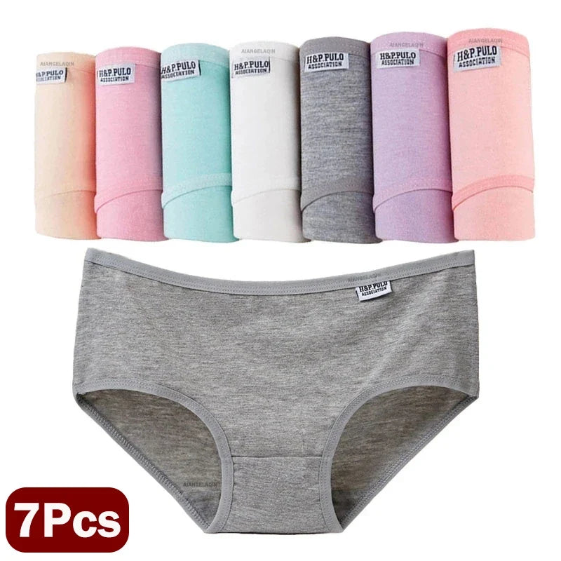 Lot de 7 culottes femme en coton respirant, taille moyenne, confort quotidien.