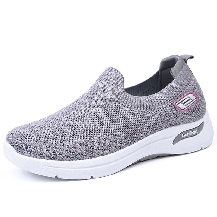 Paire de chaussures orthopédiques ComFort femme, conçues pour le bien-être des pieds et le soulagement quotidien.